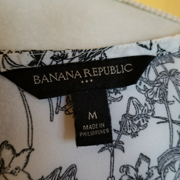 Short sleeved Black and white flowered top - Picture 3 of 6